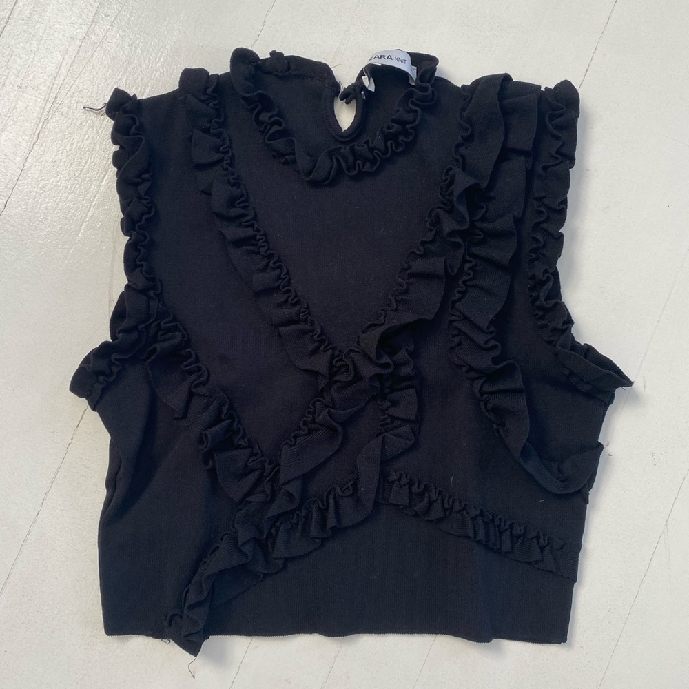 sleeveless cropped Zara top